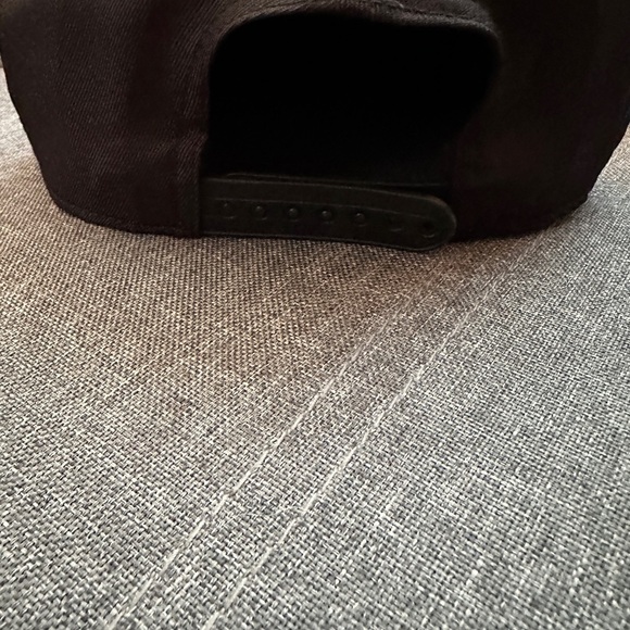 Nintendo Super Mario Black Hat SnapBack Youth - Picture 2 of 4